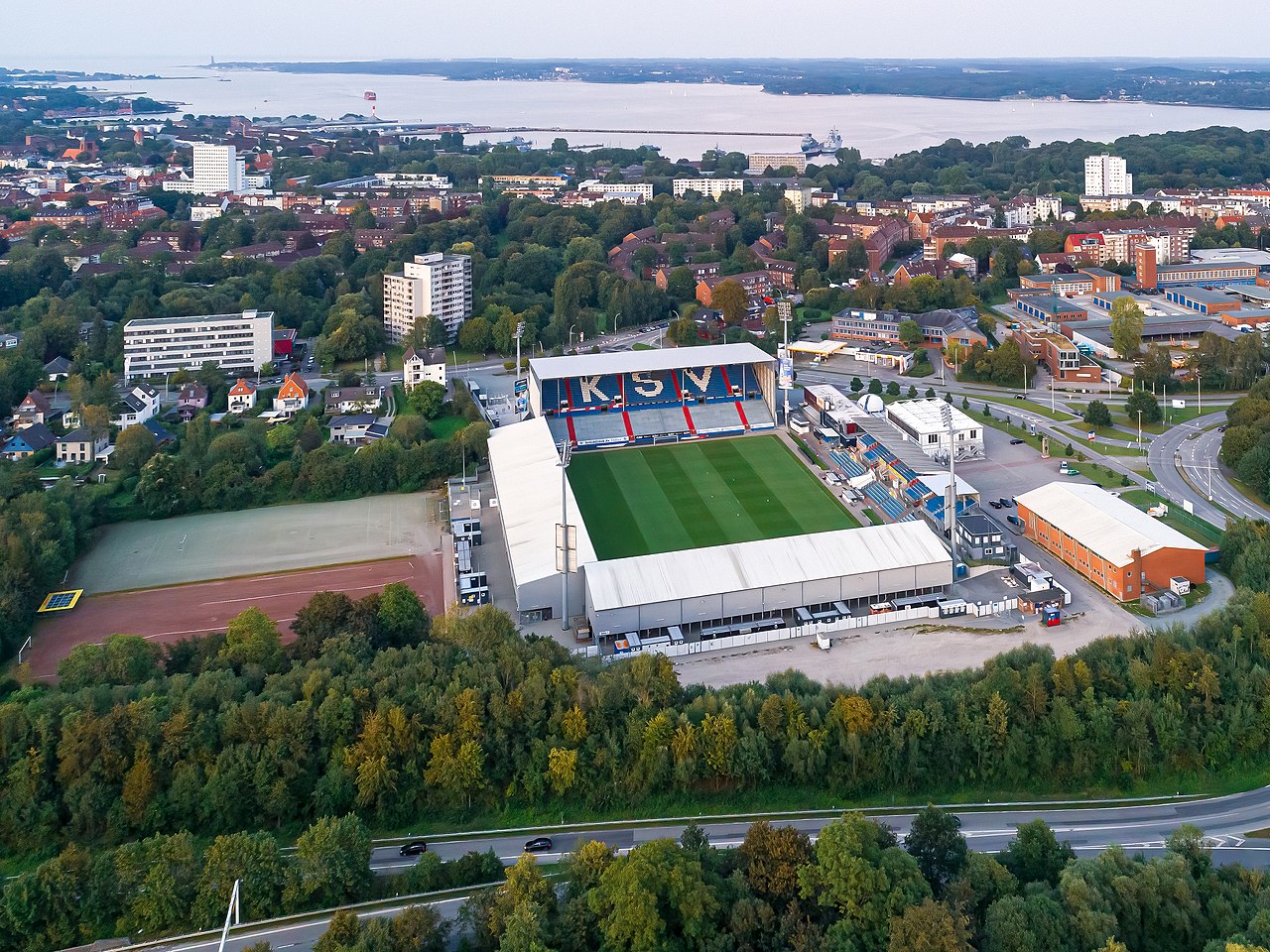 Holstein-Stadion-Luftbild-2019
