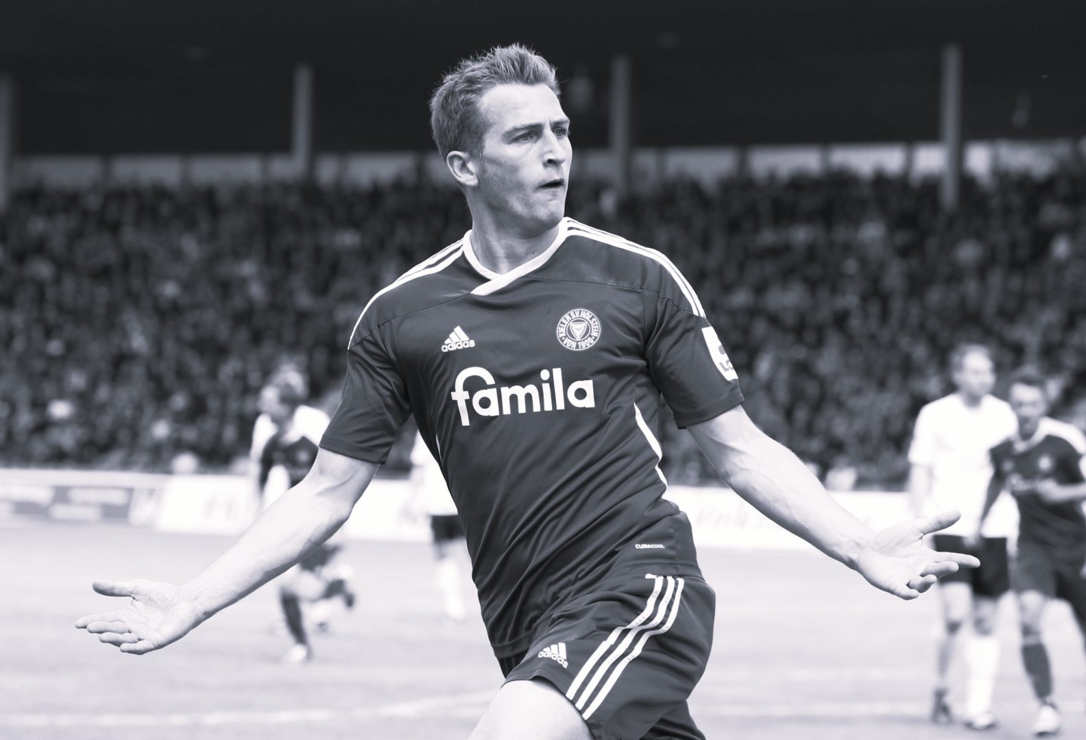 Das 1 0 gegen Kassel - Heider stößt am am 2. Juni 2013 das Tor zur 3. Liga ganz weit auf